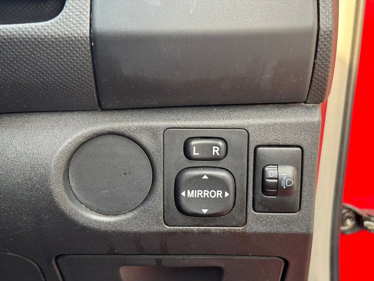 2008 Toyota Yaris 1.0 VVT-i TR 3dr HATCHBACK Petrol Manual