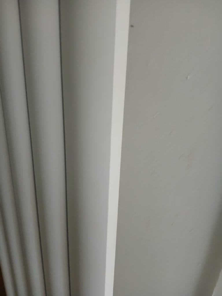 Vertical white dome radiator 