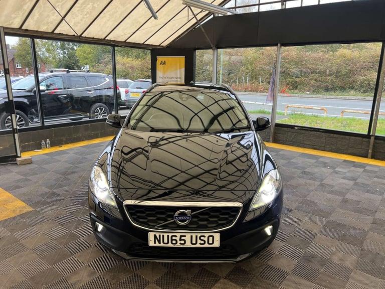 2015 Volvo V40 D2 [120] Cross Country Lux 5dr HATCHBACK DIESEL Manual