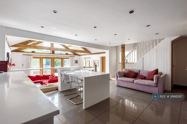 3 bedroom house in Prestwick Lane, Chiddingfold, Godalming, GU8 (3 bed) (#2666297)