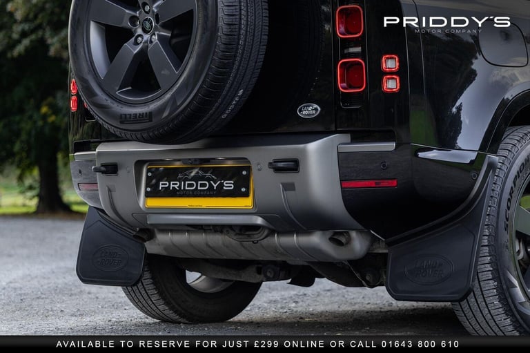LAND ROVER DEFENDER 90 2.0 P300 X-Dynamic HSE - Amazing spec. Massive presence.