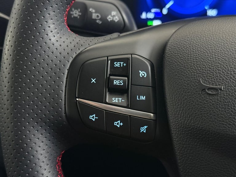 2022 Ford Kuga 2.5 EcoBoost Duratec 14.4kWh ST-Line CVT Euro 6 (s/s) 5dr HATCHBACK Petrol/Electri...