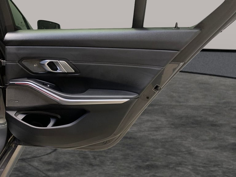 2021 BMW 3 Series 330e xDrive M Sport 4dr Step Auto SALOON PETROL/ELECTRIC Automatic