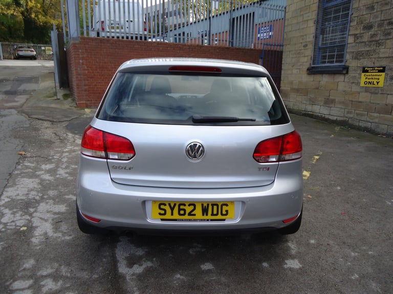 VOLKSWAGEN GOLF 1.6 TDI Match Silver Auto Diesel 2012