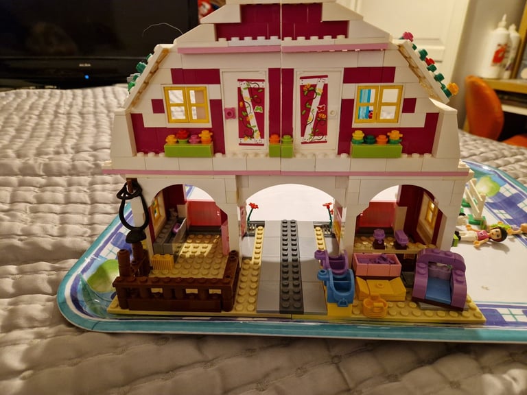 Horse box and stable Lego friends 3186