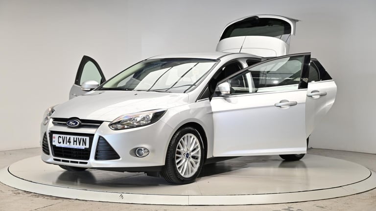 2014 Ford Focus 1.6 TDCi Zetec Euro 5 (s/s) 5dr HATCHBACK Diesel Manual
