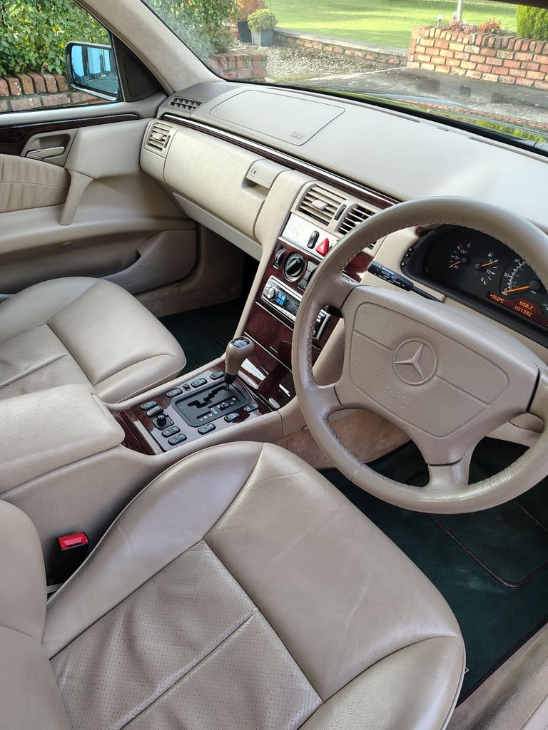 Mercedes-Benz, E CLASS, 1998, Other, 2398 (cc) LIMOSINE