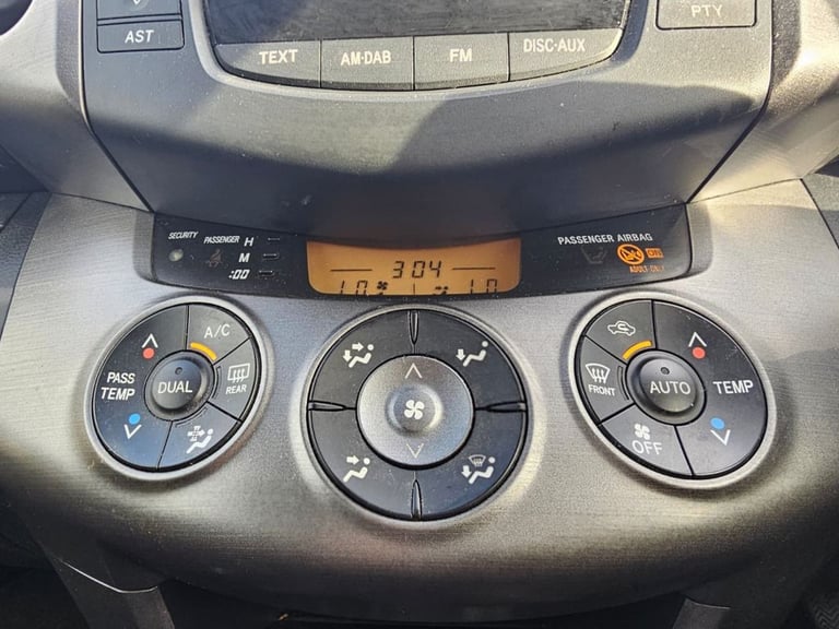 2010 Toyota RAV4 2.2 D-4D XT-R SUV 5dr Diesel Manual 4WD Euro 5 (150 ps) 12 MONTHS MOT ON SA ESTA...