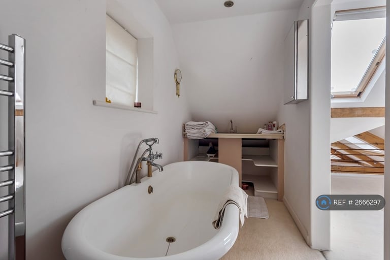 3 bedroom house in Prestwick Lane, Chiddingfold, Godalming, GU8 (3 bed) (#2666297)