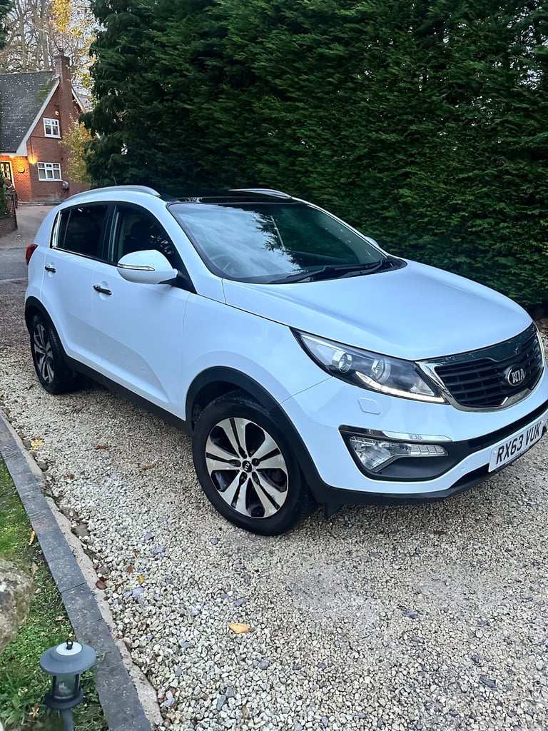 2013 Kia Sportage 1.7 CRDi ISG 3 5dr [Sat Nav] ESTATE Diesel Manual