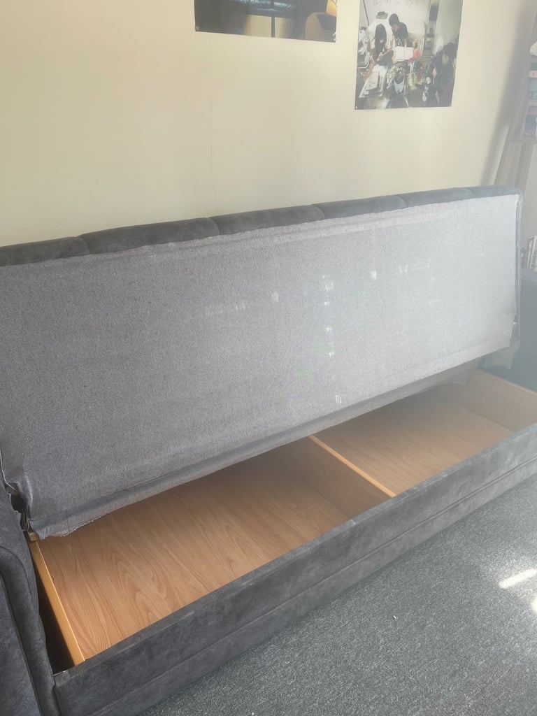 Gorgeous double sofa bed / sofabed with storage 