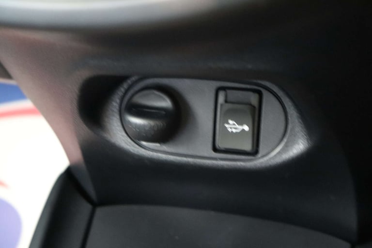 2016 Toyota Yaris 1.3 Yaris Icon VVT-I 5dr Hatchback Petrol Manual