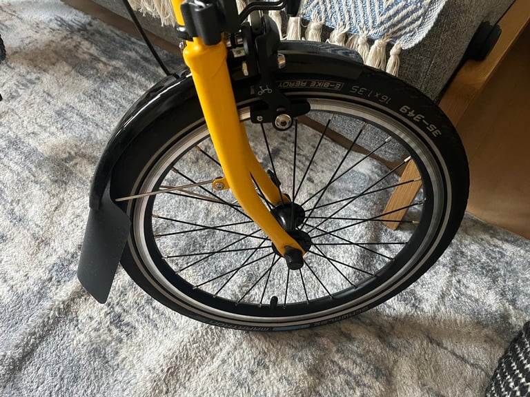 Brompton C Line Explore M Handle - Yellow Bumblebee M6L - RRP £1,495