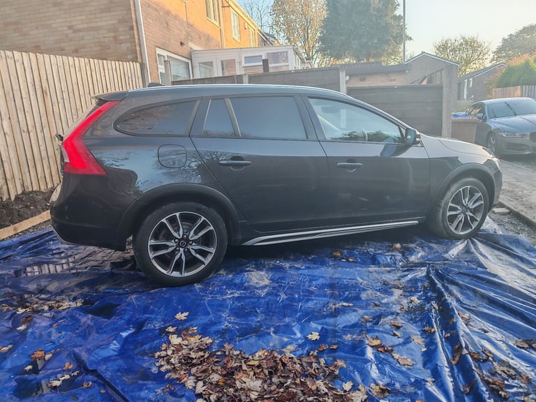 Volvo, V60, Estate, 2016, Semi-Auto, 2400 (cc), 5 doors