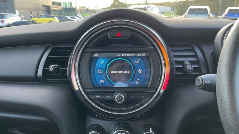 2020 MINI Hatch 1.5 One Classic II 5dr [Comfort/Nav Pack] HATCHBACK PETROL Manual