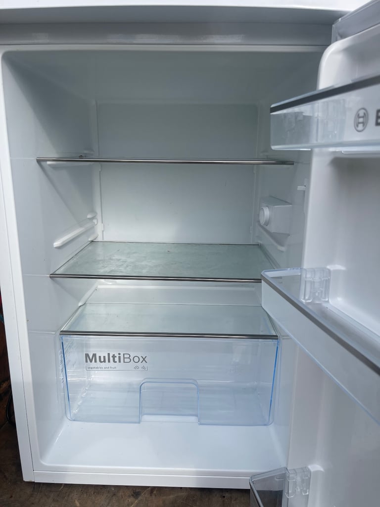 Bosch under counter fridge immaculate condition free delivery 