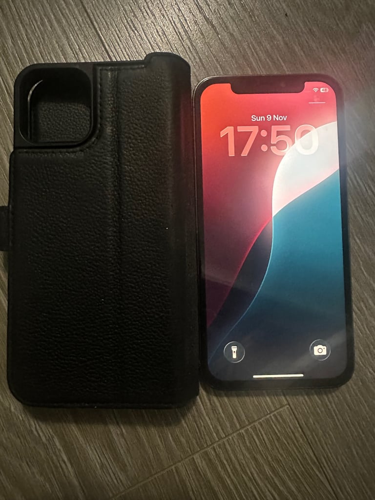 IPHONE 12 PRO LIKE NEW