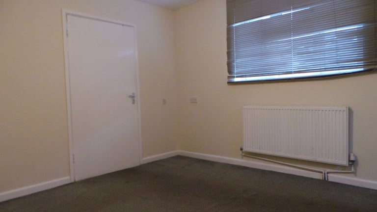 One Bedroom Ground Floor Flat With Private Garden Inclusive of Gas, Water & Electricity