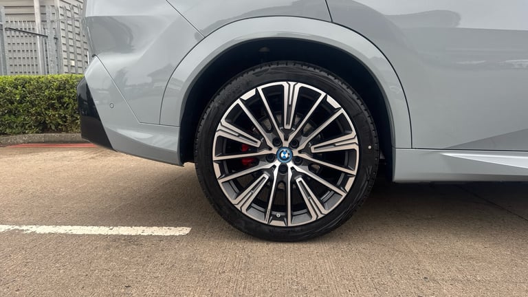 2025 BMW iX2 150kW eDrive20 Shadow Edition 65kWh 5dr Auto Electric Hatchback Hatchback Electric A...
