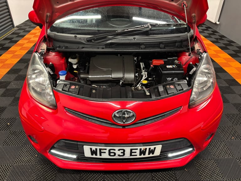 2013 Toyota AYGO 1.0 VVT-i Move with Style 5dr HATCHBACK Petrol Manual
