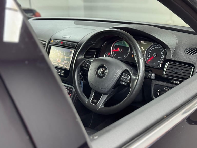 2015 Volkswagen Touareg 3.0 TDI V6 BlueMotion Tech R-Line Tiptronic 4WD Euro 6 (s/s) 5dr ESTATE D...