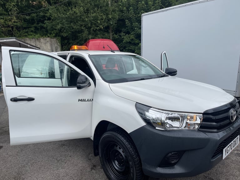 2020 TOYOTA HILUX ACTIVE CREW-CAB 2.4 D-4D / REAR TRUCKMAN CANOPY / CHOICE OF 2