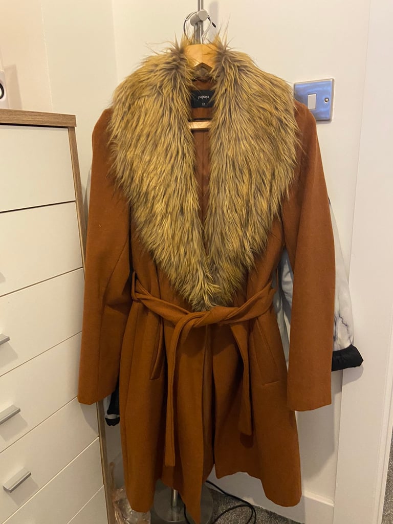 Ladies Coat Size M (12)