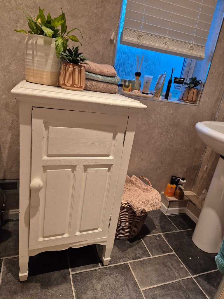 Large Vintage Retro Style Country Cottage Style Pine storage Cabinet Kitchen Side  Console Bedside 