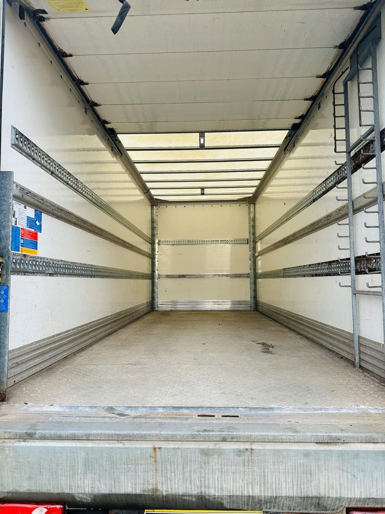 2017 (67) MITSUBISHI FUSO CANTER 7C18 7.5 TON BOX, COLUMN TAIL LIFT