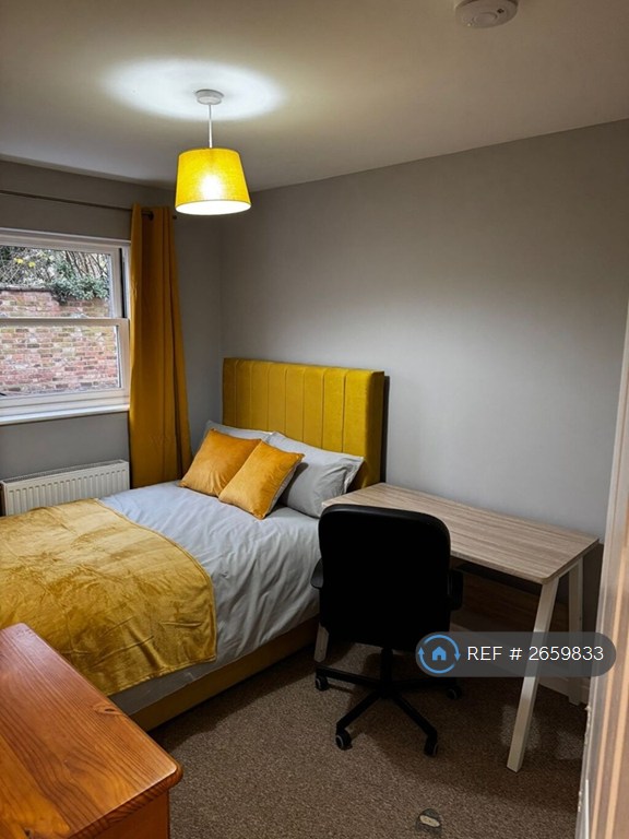 6 bedroom house in Gordon Street, Leamington Spa, CV31 (6 bed) (#2659833)