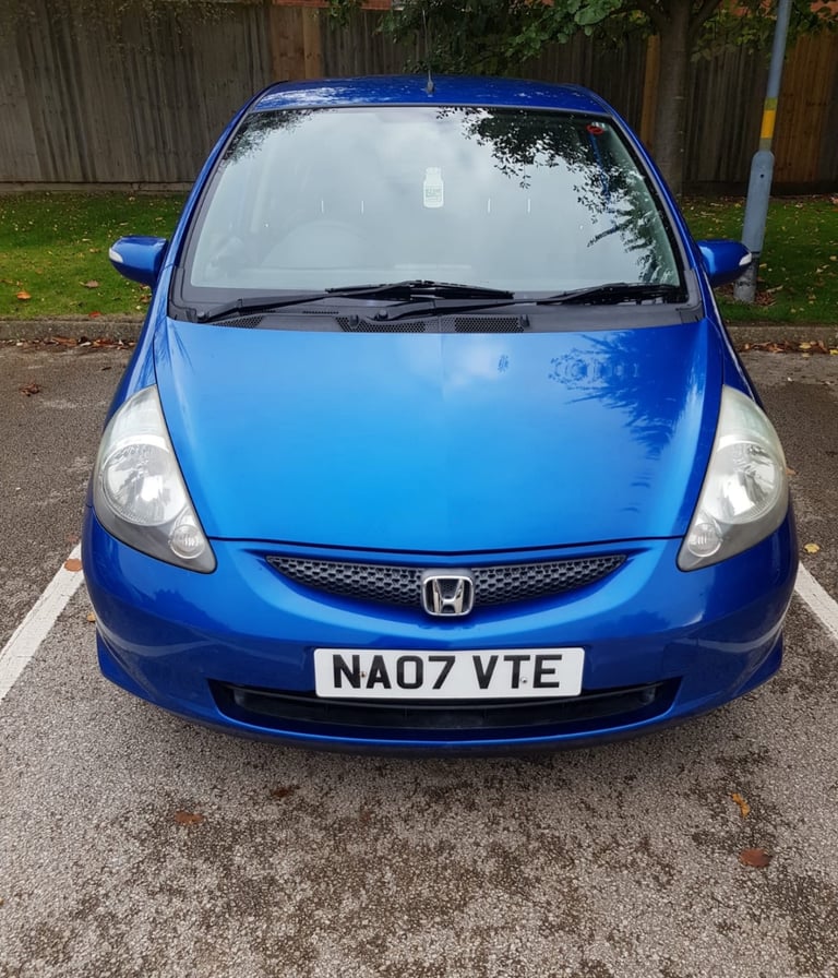 HONDA JAZZ IN METALLIC PAINT WITH ONLY 72K