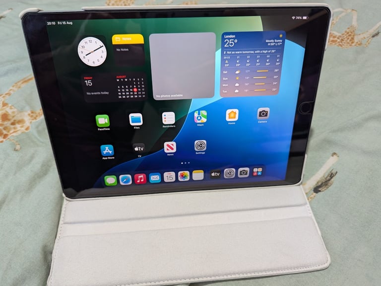 APPLE IPAD AIR 3RD GEN 64GB 10.5 inch WIFI TABLET INC SCREEN PROTECTOR + CASE LATEST IOS 18.7