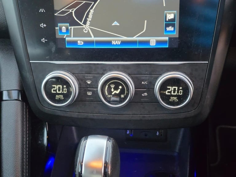 2019 Renault Kadjar 1.3 TCe Iconic SUV 5dr Petrol EDC Euro 6 (s/s) (140 ps) SUV Petrol Automatic