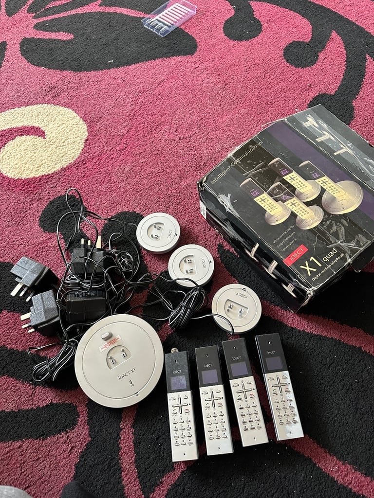 image for Set of 3 cordless phone (don’t know if they are working)