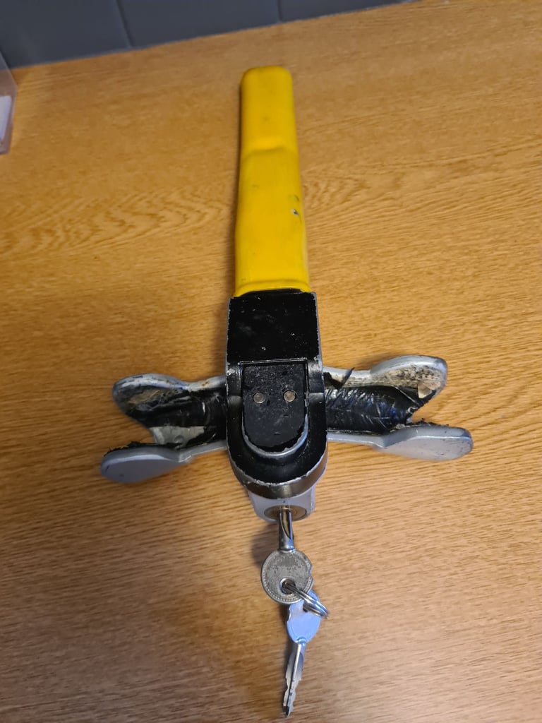 Car steering wheel security lock 