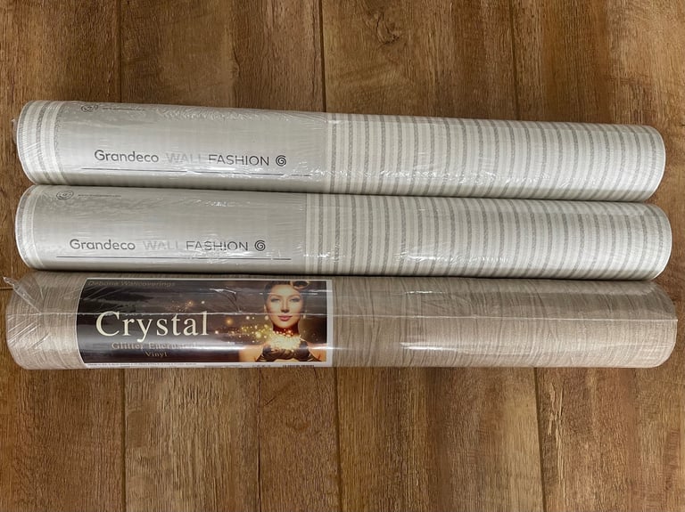 image for Brand new 3 wallpaper roles sealed