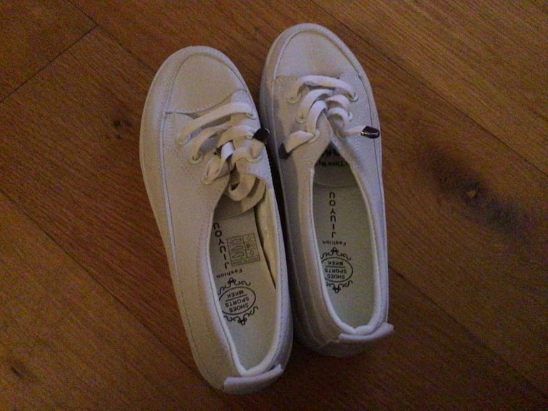Trainer shoes 