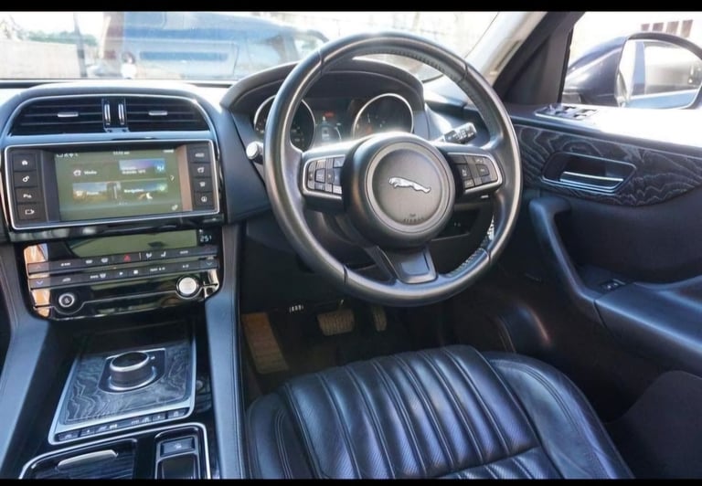 Jaguar, F-PACE, Estate, 2016, Other, 1999 (cc), 5 doors