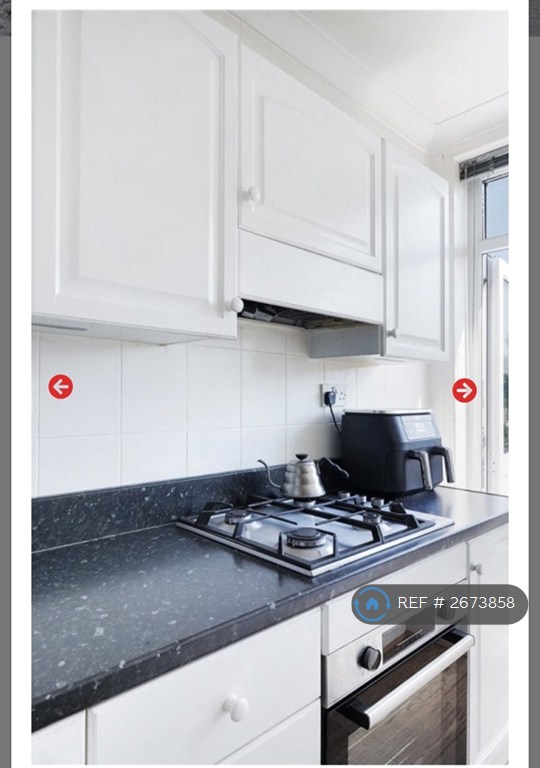 2 bedroom flat in Beresford Road, London, E17 (2 bed) (#2673858)