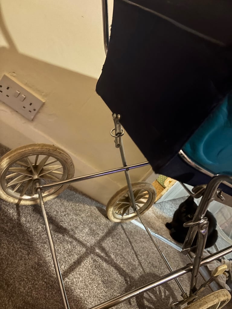 Vintage Silver Cross Children’s Dolls Pram, around 1970’s