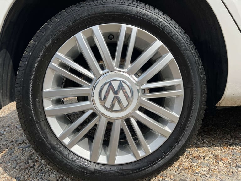 2017 Volkswagen up! 1.0 Move Up 5dr Hatchback Petrol Manual