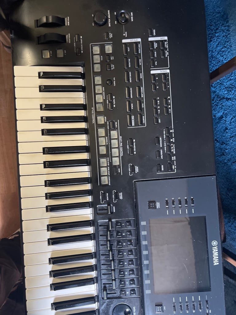 Yamaha Tyros 4 Limited Edition Black 