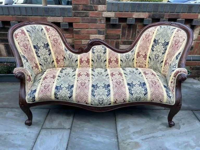 3 seater and 2 chairs 