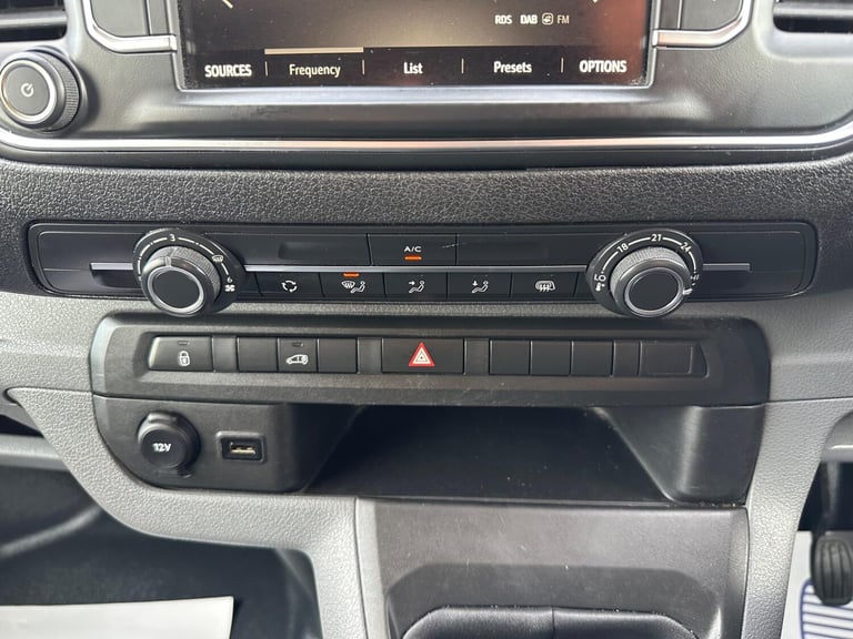 2020 Vauxhall Vivaro 1.5 Turbo D 2900 Dynamic L2 H1 Euro 6 (s/s) 6dr PANEL VAN Diesel Manual