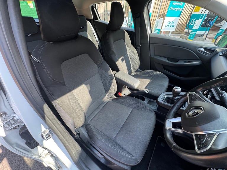 2021 Renault Clio 1.0 TCe 90 Iconic 5dr HATCHBACK Petrol Manual