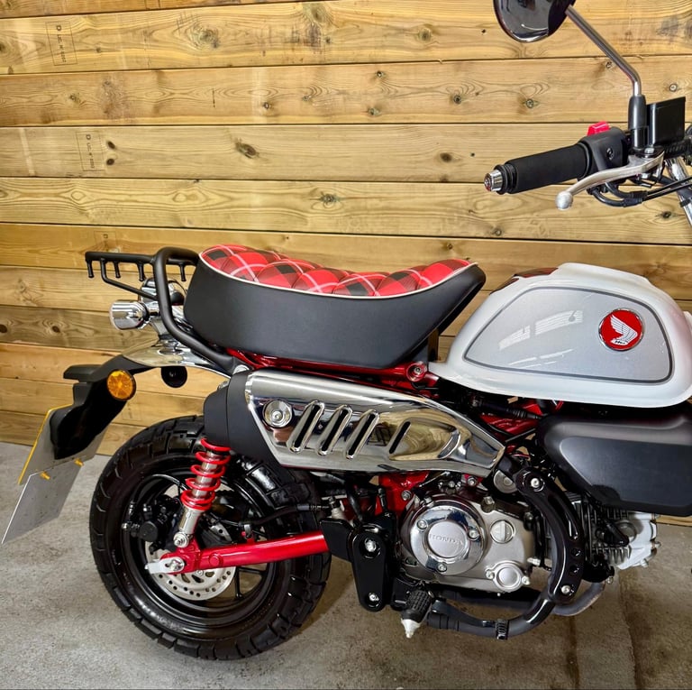 Honda Z 125 Monkey Bike / 2023 model / JUST 326 MILES!