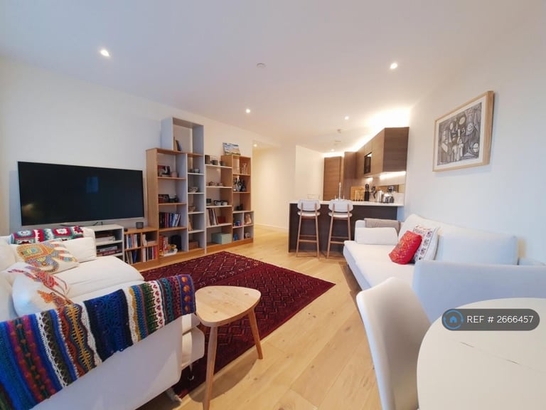 2 bedroom flat in Deveraux House, London, SE18 (2 bed) (#2666457)