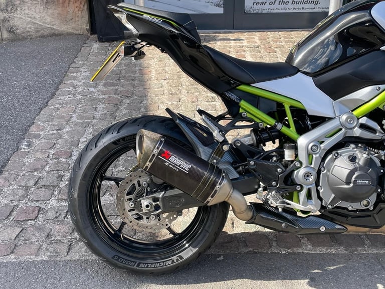 2019 / 69 reg Kawasaki Z900 Performance naked motorcycle in White