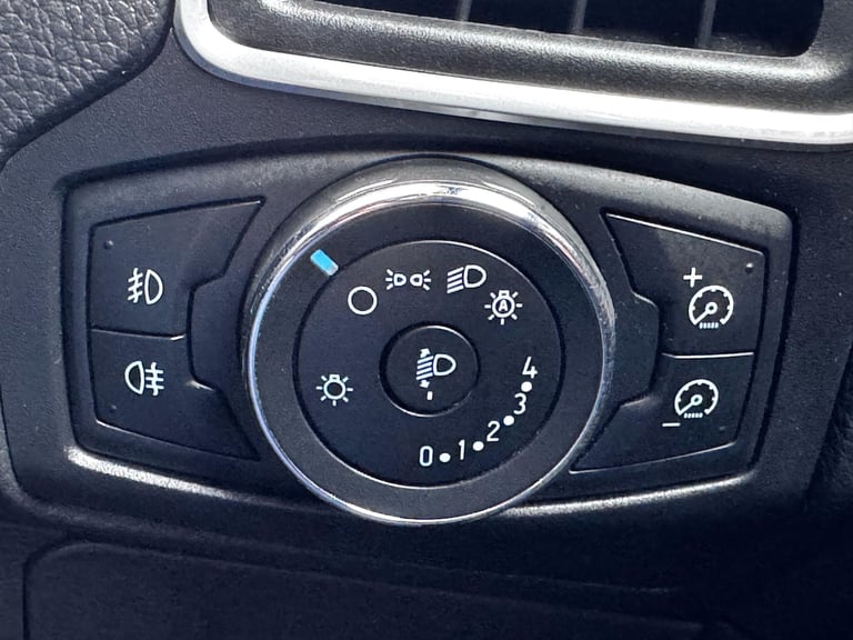 2011 Ford Focus 1.6 TDCi Titanium Euro 5 (s/s) 5dr HATCHBACK Diesel Manual