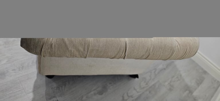 Chesterfield 3 seater sofa excellent condition